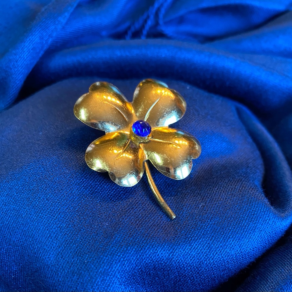Vintage Gold Tone w/Blue Rhinestone Four Leaf Clover